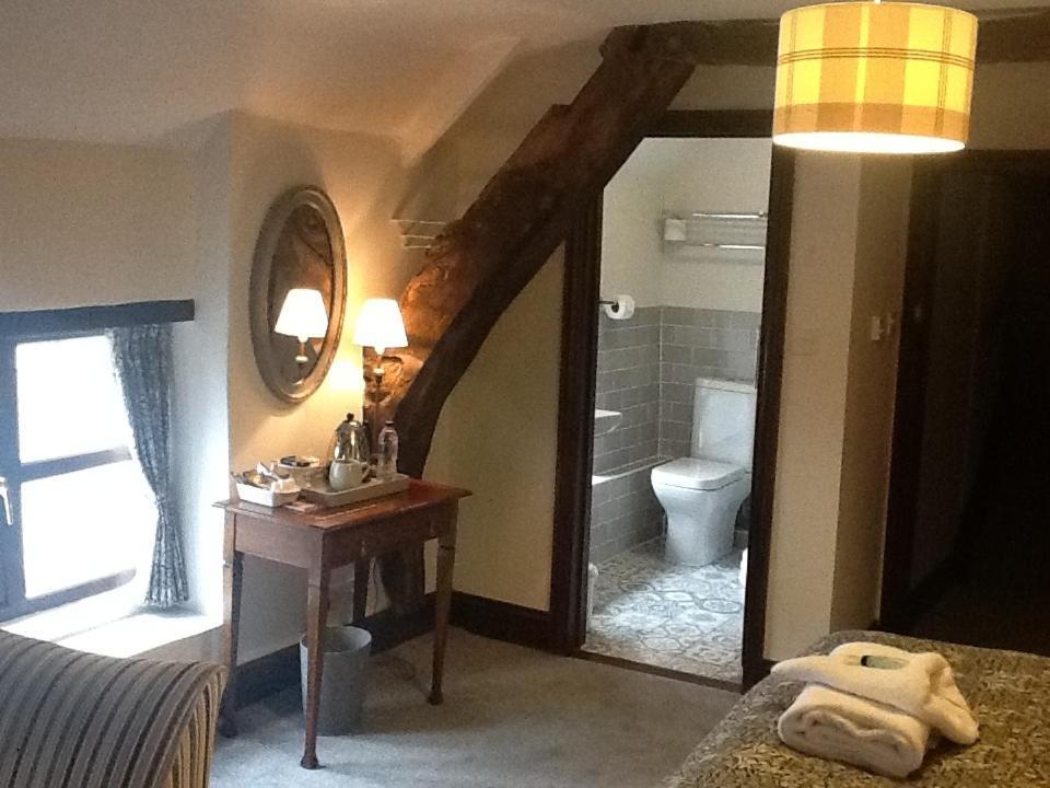 Отель Royal George Great Easton  Номер фото